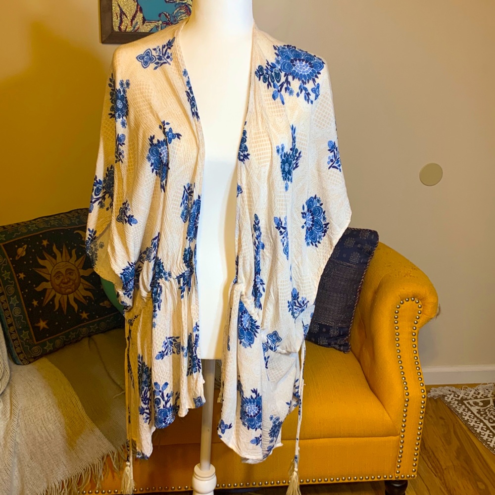 Floral and Dainty Cream and Blue Kimono